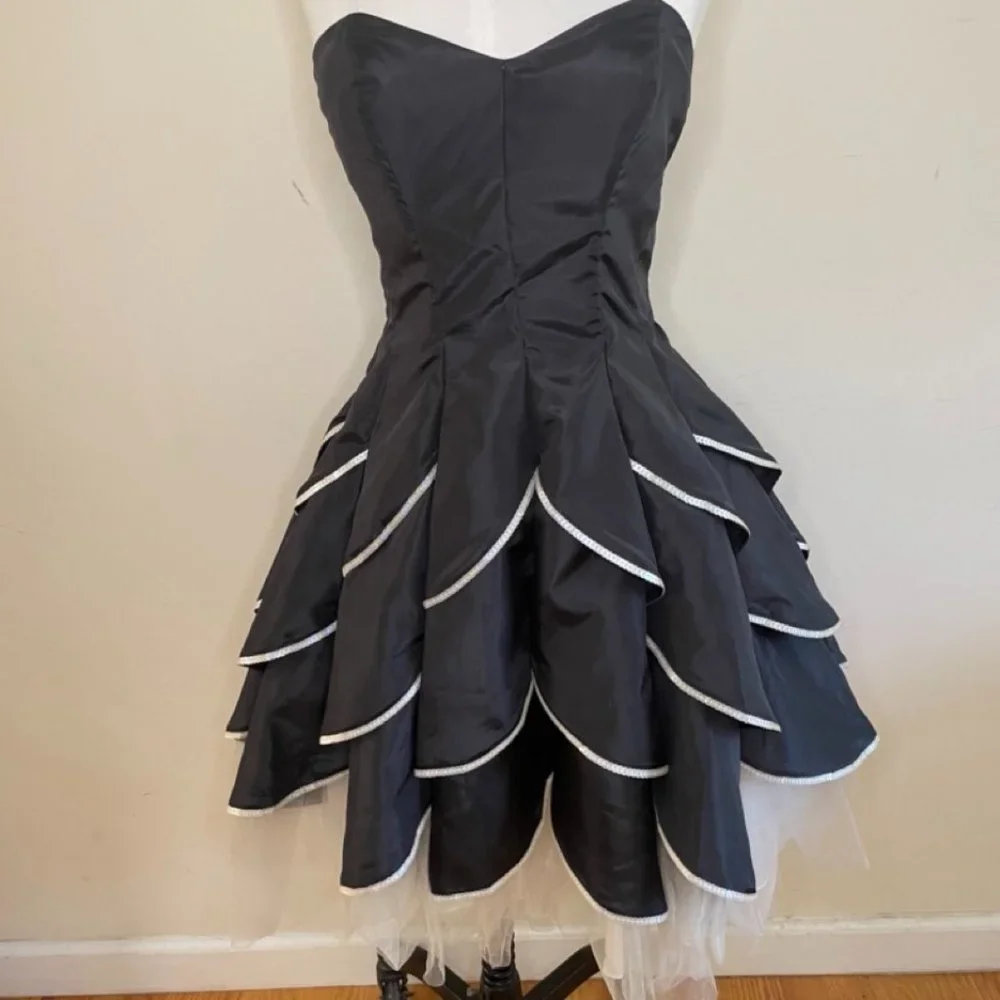 Betsey Johnson Evening Black Dahlia Mini Dress - Picture 2 of 6